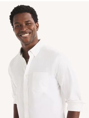 ⚪️ Nautica Button-Down Dress Shirt
